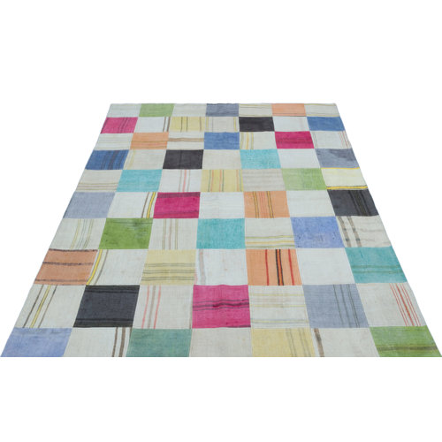 Gracie Oaks Manwe Teselya HandKnotted Wool Green/Pink/Blue Rug